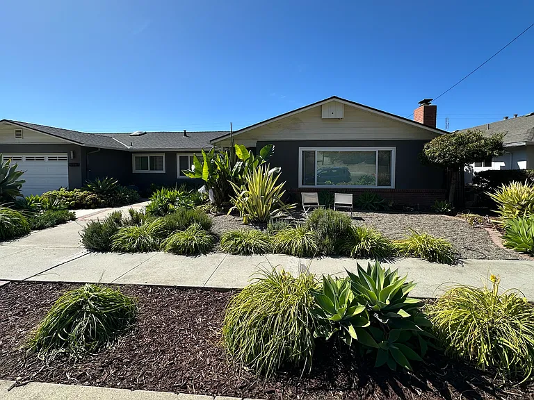 2435 Parkland Ter — Photo 1