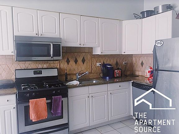 3rd image of 3828 Kenmore