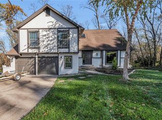 9204 NW 77th St, Weatherby Lake, MO 64152