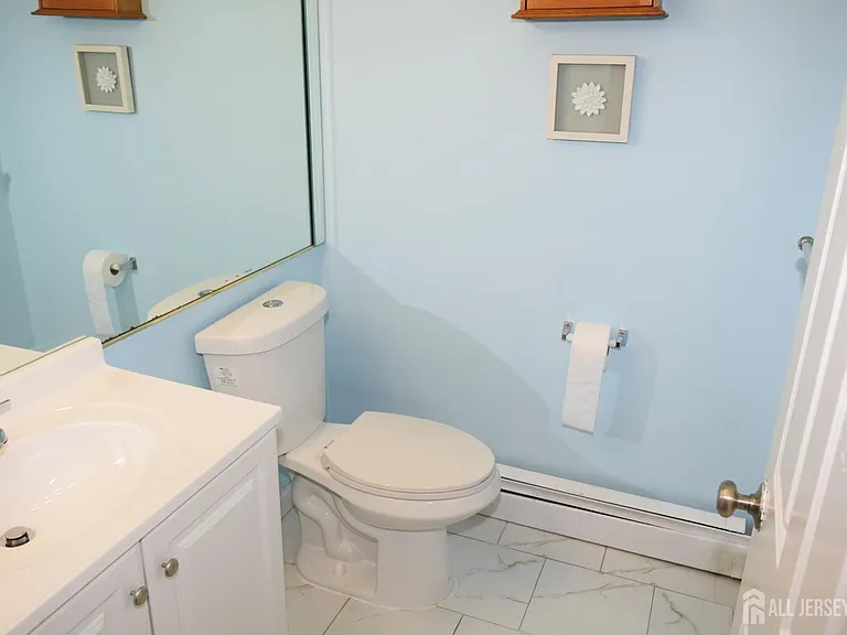 31 Larch St — Photo 18