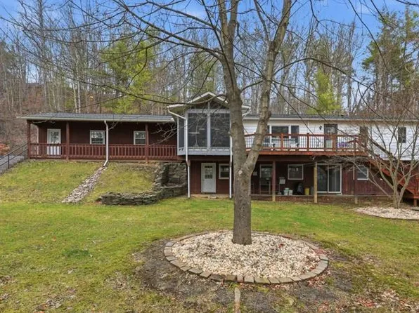 428 Patton Hill Rd, Towanda, PA 18848