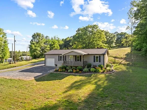1403 Ninety Seven Springs Rd NE, Dalton, GA 30721