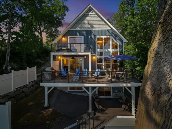 1707 Log Cabin Rd, Penn Yan, NY 14527