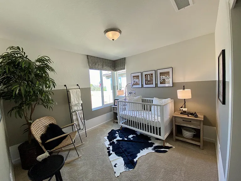 2052 N Rogers Ln — Photo 15