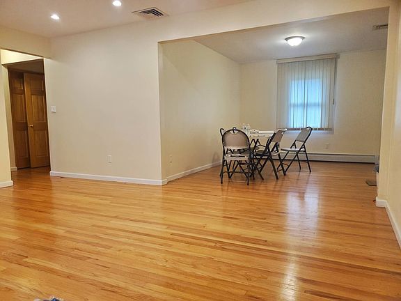 3rd image of 95 Lindbergh Ave