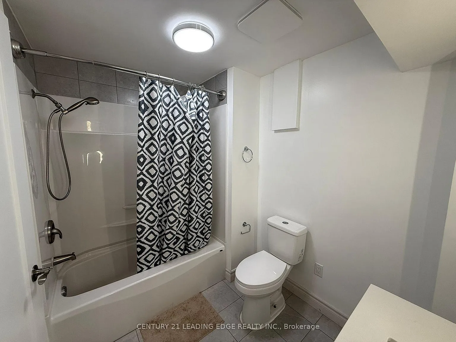 1 bed, $1,000 — Photo 4