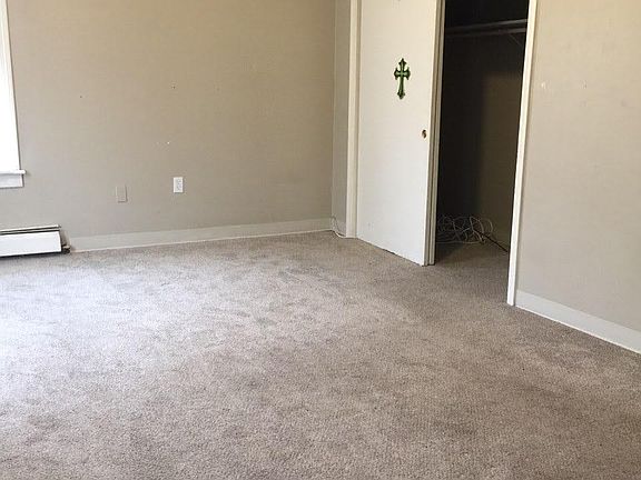 3rd image of 410 Dubuque St #3