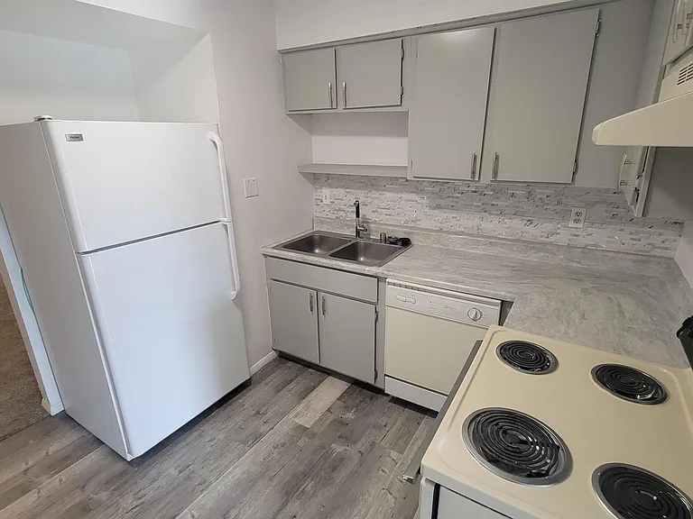 612 Morris St NE — Photo 39