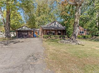 32144 Warren Rd, Westland, MI 48185