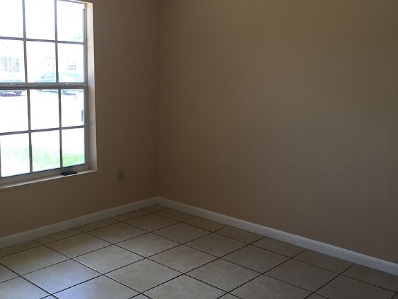 5th image of 11249 SW 33rd Circle Pl