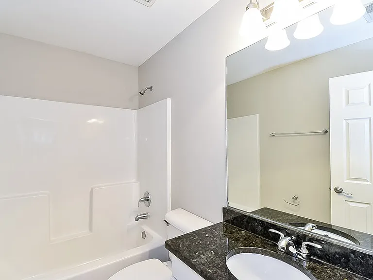 4085 Colton Dr — Photo 15