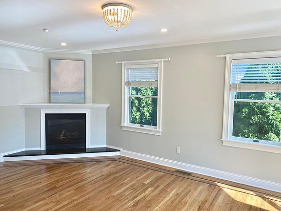 5th image of 64 Hancock St