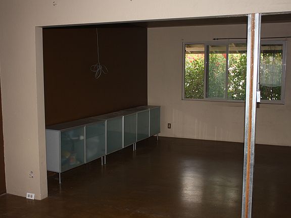 5th image of 1704 S Hardy Dr