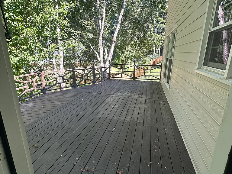 Pinehollow Ct — Photo 89