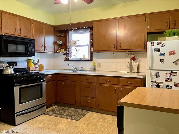 3rd image of 38 N Glenellen Ave