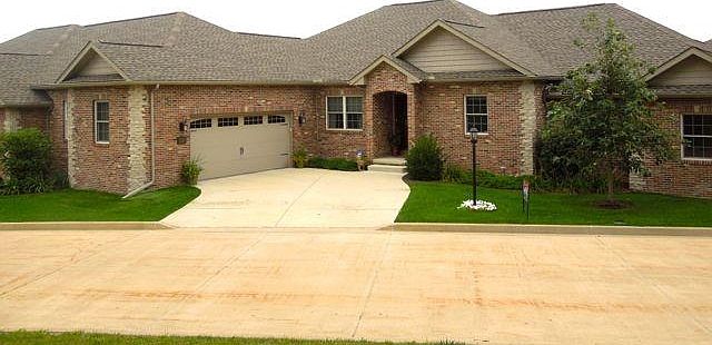 1st image of 6208 N Lauren Ln