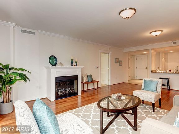 4th image of 5 Park Pl APT 208