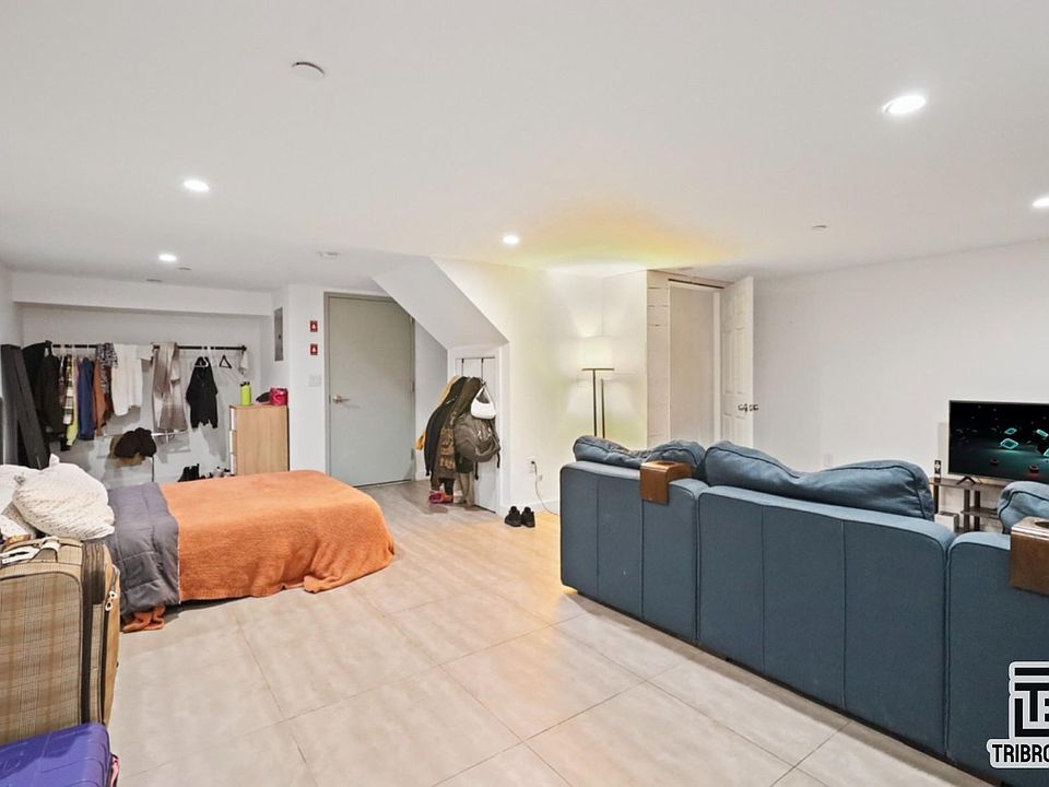 1st image of 424 E 143rd St APT 4