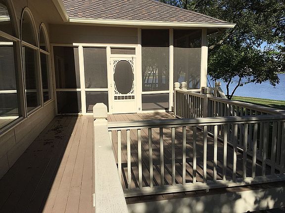 Deck & screened-in porch