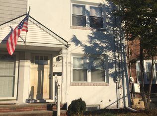 37 Victory Ct, Metuchen, NJ 08840