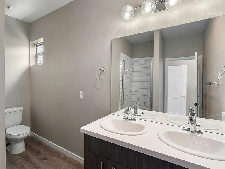 809 Forest St — Photo 16