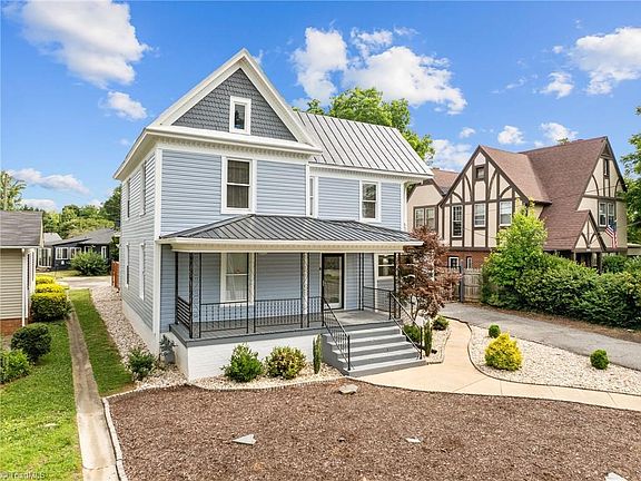 3rd image of 208 W Parkway Ave