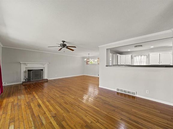 5th image of 11040 Poplar Ave
