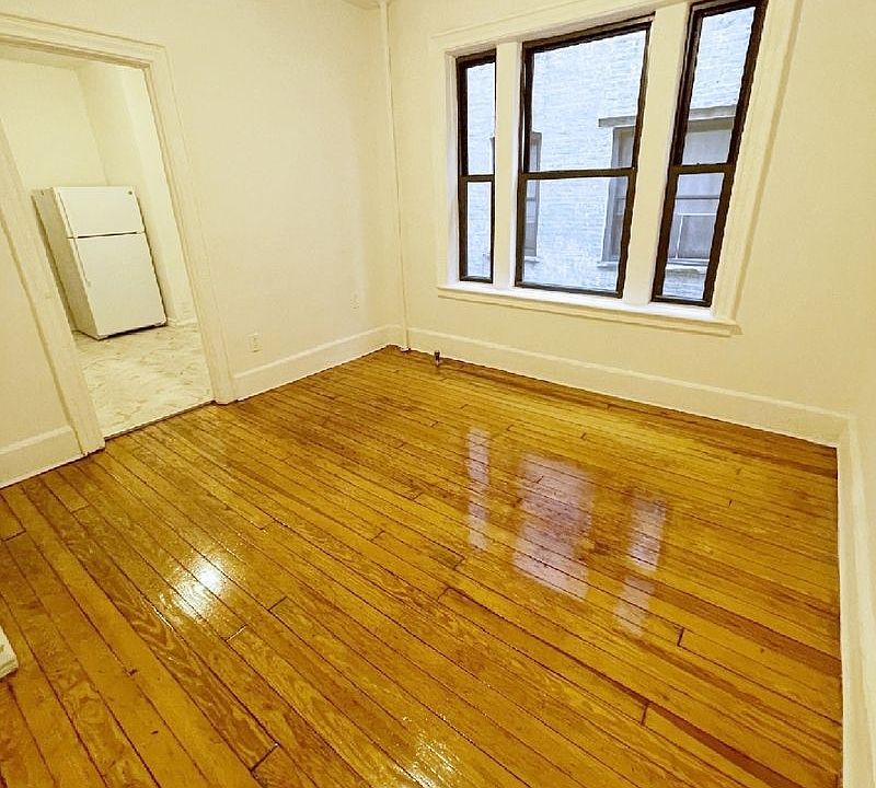 1st image of 31-19 32nd St #12