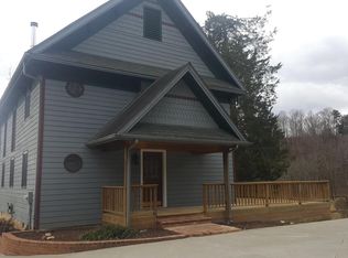 5568 Roselawn Rd, Roanoke, VA 24018