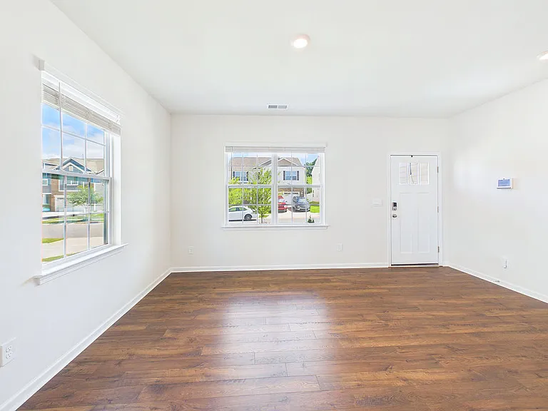 8185 Kennesaw Dr — Photo 5