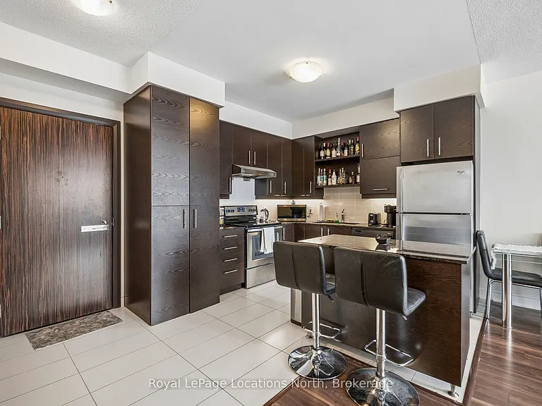 277 S Park Rd #810 — Photo 5