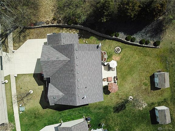 5th image of 411 Lakeview Dr