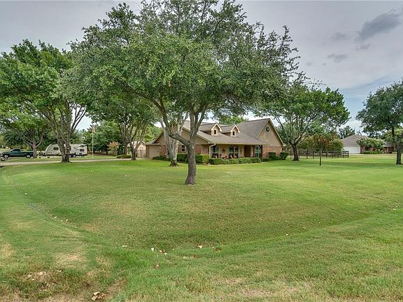 2nd image of 310 Meadow Knoll Dr