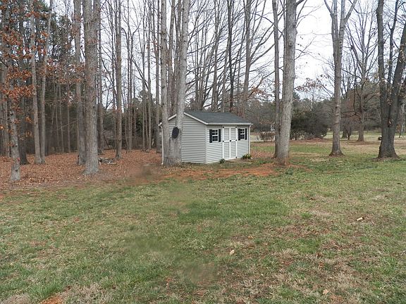 5th image of 465 Roger Dr