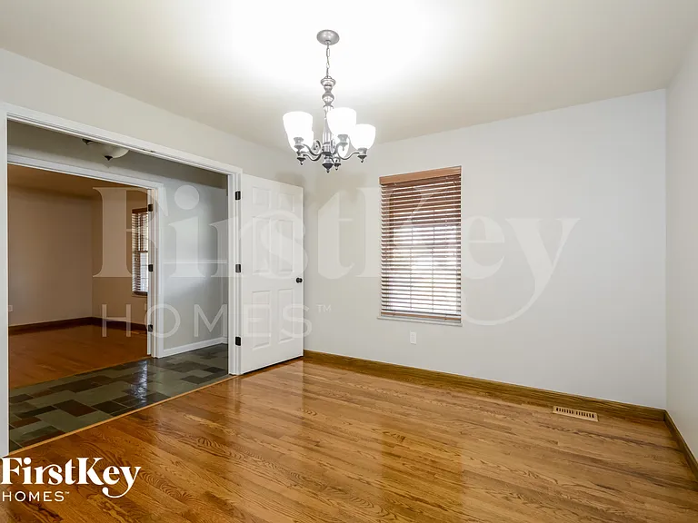 1530 Froesel Dr — Photo 4