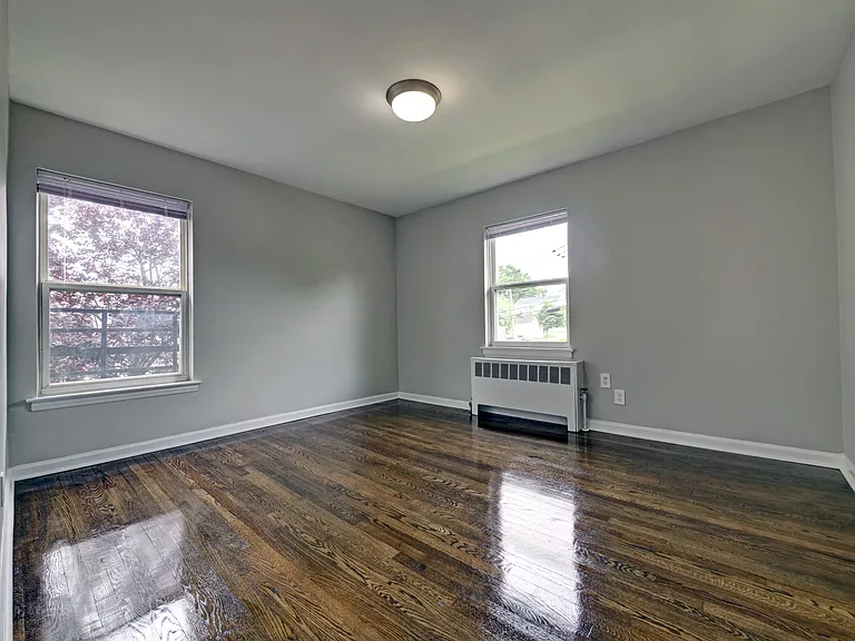 Windsor Apartments — Photo 15
