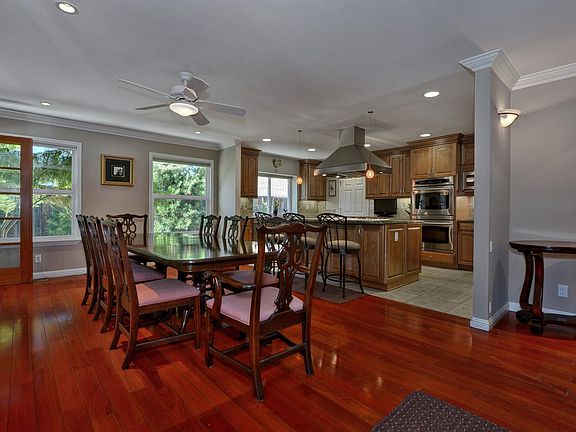 5th image of 87 Llewellyn Ave