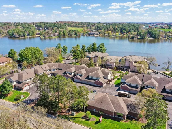 670 East Lake Avenue #202, Wisconsin Dells, WI 53940