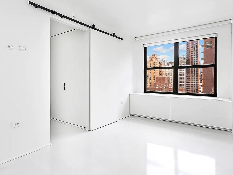 1st image of 237 Madison Ave #1506