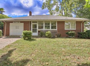 709 W Healey St, Champaign, IL 61820