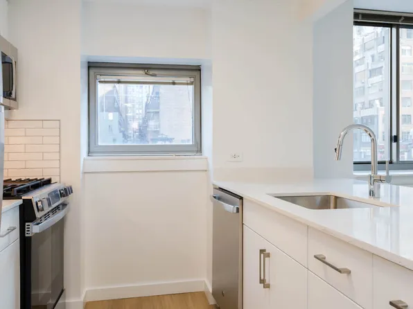 400 West 37th Street image 1 of 81