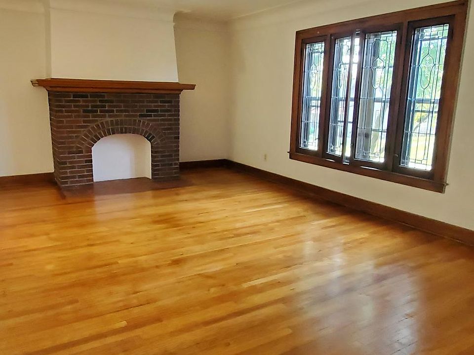 1st image of 3656 Bedford St