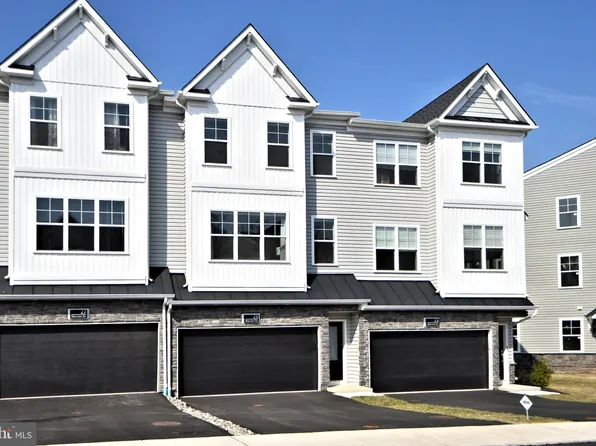 25 Warren Dr, Chalfont, PA 18914