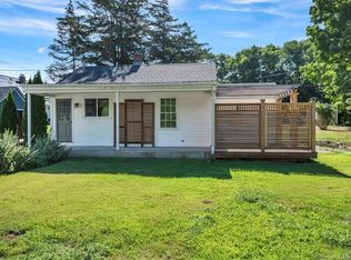 39 Leesville Rd, Moodus, CT 06469