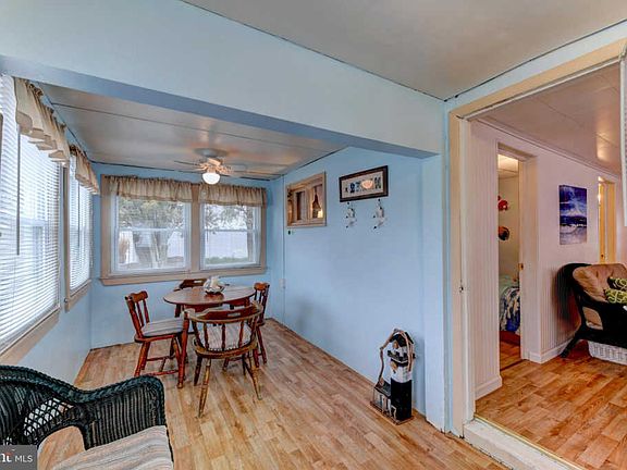 5th image of 102 Jefferson Ave