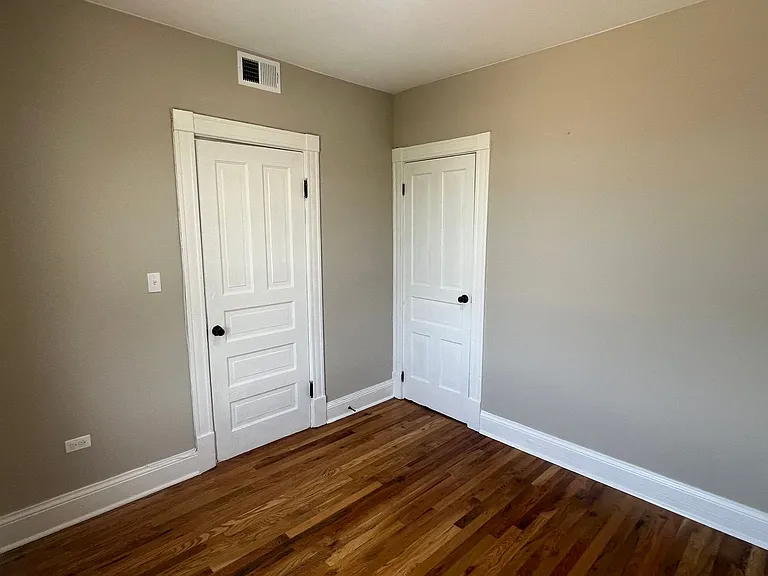 3100 N Western Ave — Photo 9