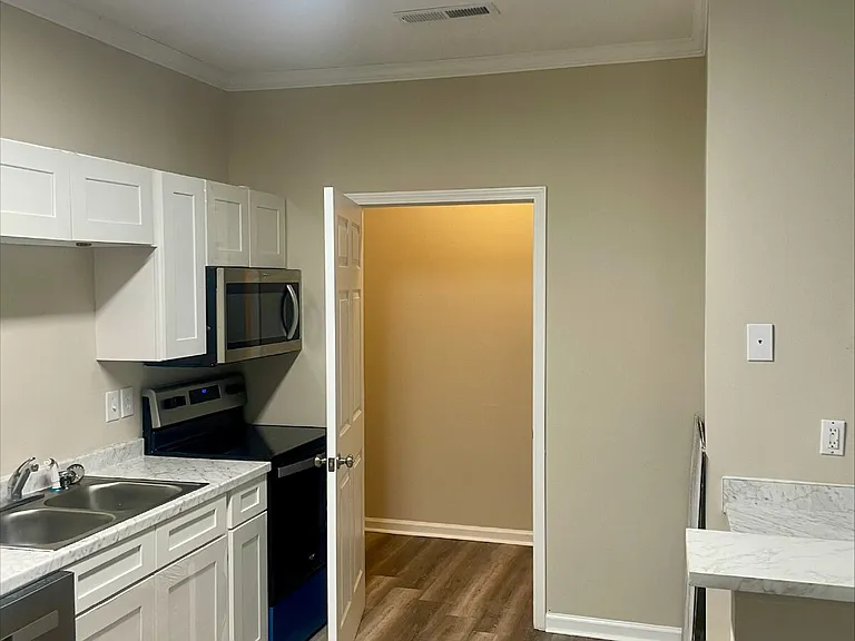 690 Dillon Trace St #23 — Photo 7