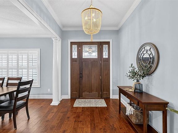 3rd image of 386 Belmont Cir