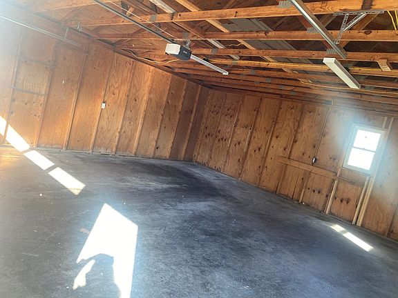 3rd image of 2615 Pixley Ave