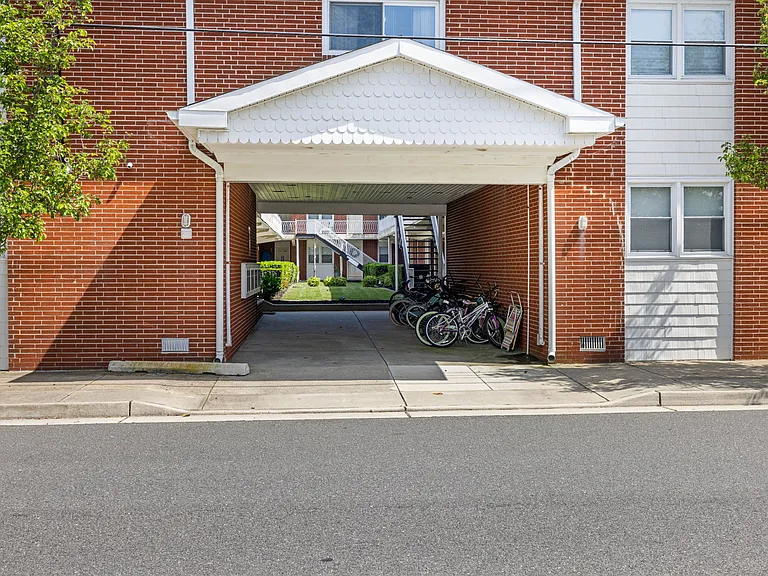 9102 Amherst Ave #B5 — Photo 12